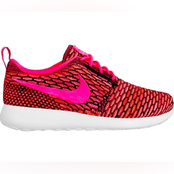 Nike Rosherun Flyknit Vivid Pink And Black Size Women’s 9 Running Shoes - Picture 1 of 14